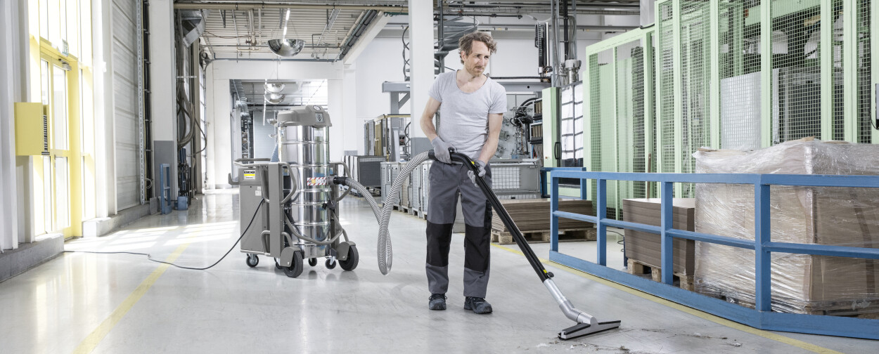 Průmyslové vysavače pro pevné látky / prach