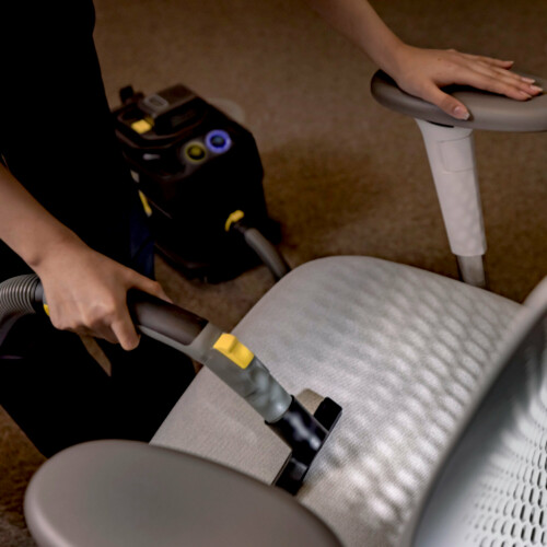 Udržitelný díky snížené spotřebě energie. Snižuje znečištění hlukem. Prodloužená výdrž baterie.