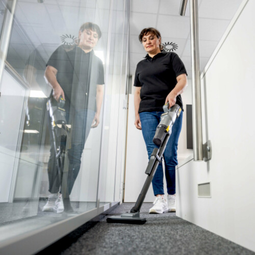 Čištění podle potřeby: na výběr jsou tři různé režimy čištění. Účinně odstraňuje prach a nečistoty ze všech povrchů. Ideální pro bodové čištění. Bateriový provoz pro neomezenou volnost pohybu