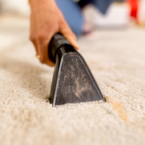 Čištění do hloubky vláken textilních povrchů. Nízká zbytková vlhkost pro rychlé schnutí textilních povrchů. Čištění bez námahy a rychle díky účinnému způsobu čištění s odsáváním rozprašováním v kombinaci s výkonným, ale energeticky úsporným motorem.