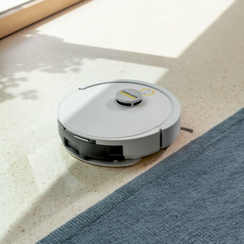 Díky rychlé a robustní navigaci robot přesně skenuje a mapuje místnosti, čímž zajišťuje nejlepší orientaci pro spolehlivé úklidové cykly i ve tmě. 