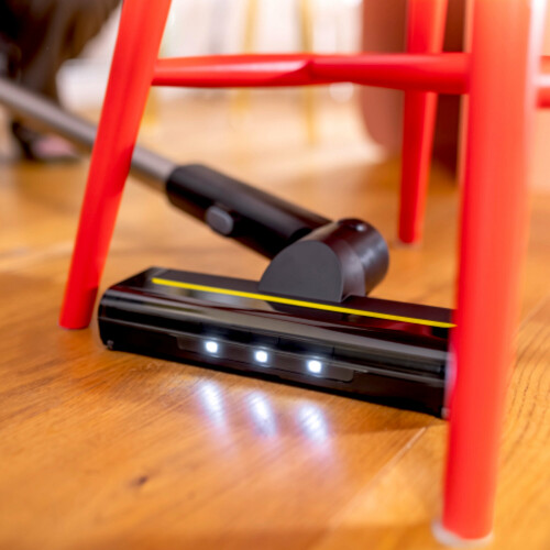 VCS 3 Nano se snadno pohybuje kolem jakýchkoli překážek a osvětluje i ty nejtmavší kouty – pro důkladné čištění bez kompromisů.