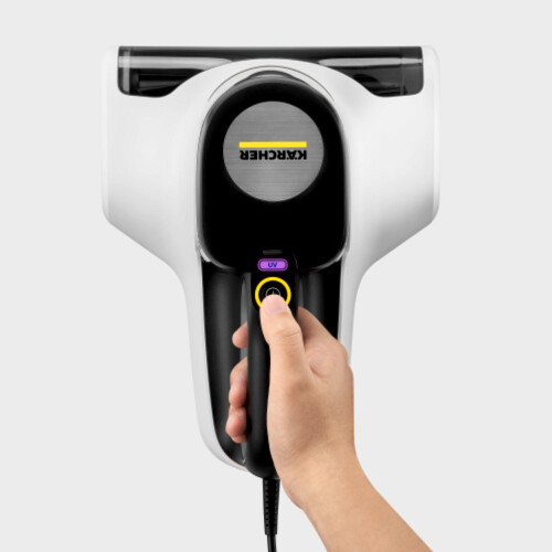 Integrované UV-C světlo působí na povrch a spolehlivě neutralizuje 99,9 % všech bakterií a roztočů bez použití chemikálií.