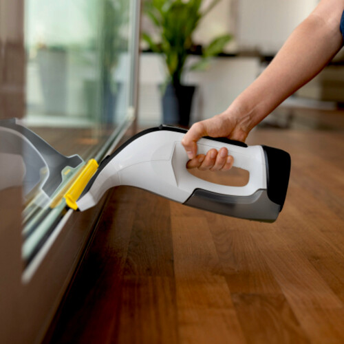 Silikonová stěrka Xtra!Flex® s inovativní technologií umožňuje ještě flexibilnější čištění – je ideální pro použití až k podlaze a k okrajům.