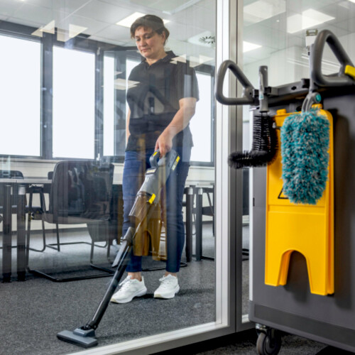 Unikátní technologie cyklonového filtru pro trvale vysoký sací výkon. Bezkartáčový EC motor pro dlouhou životnost a vysokou odolnost proti opotřebení. Inovativní a časově úsporný: snadno udržovatelný filtrační systém.