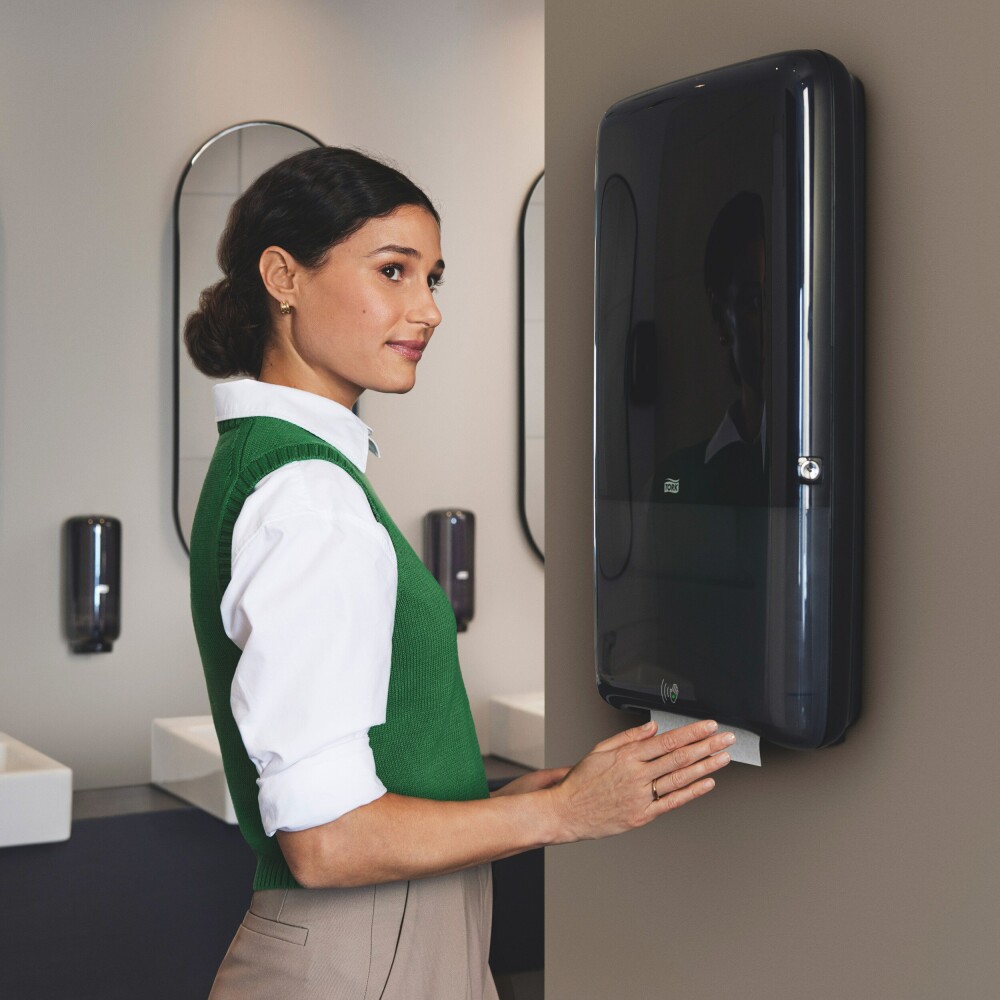 Tork PeakServe automatický zásobník na papírové ručníky (H5) černý