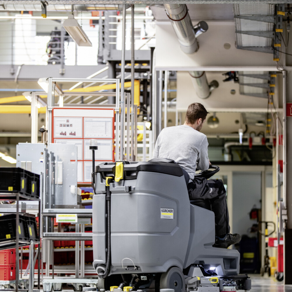 Podlahový mycí stroj B 110 R Bp Pack 160 Ah Li+Dose+SSD+R75