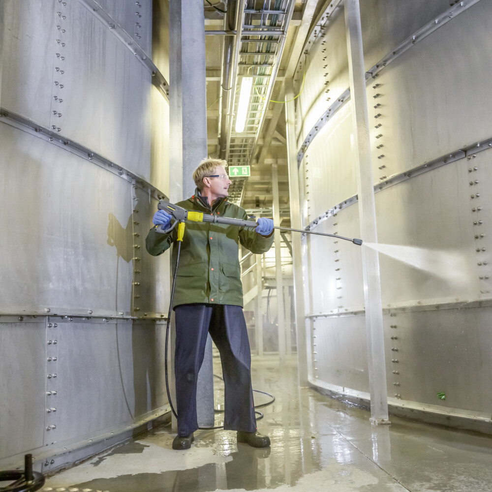 VYSOKOTLAKÝ ČISTIČ HDS 10/21-4 St Gas