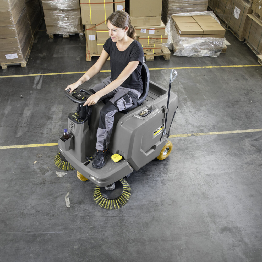 Zametací stroj s odsáváním KM 85/50 R Bp Pack Li+FC 2SB