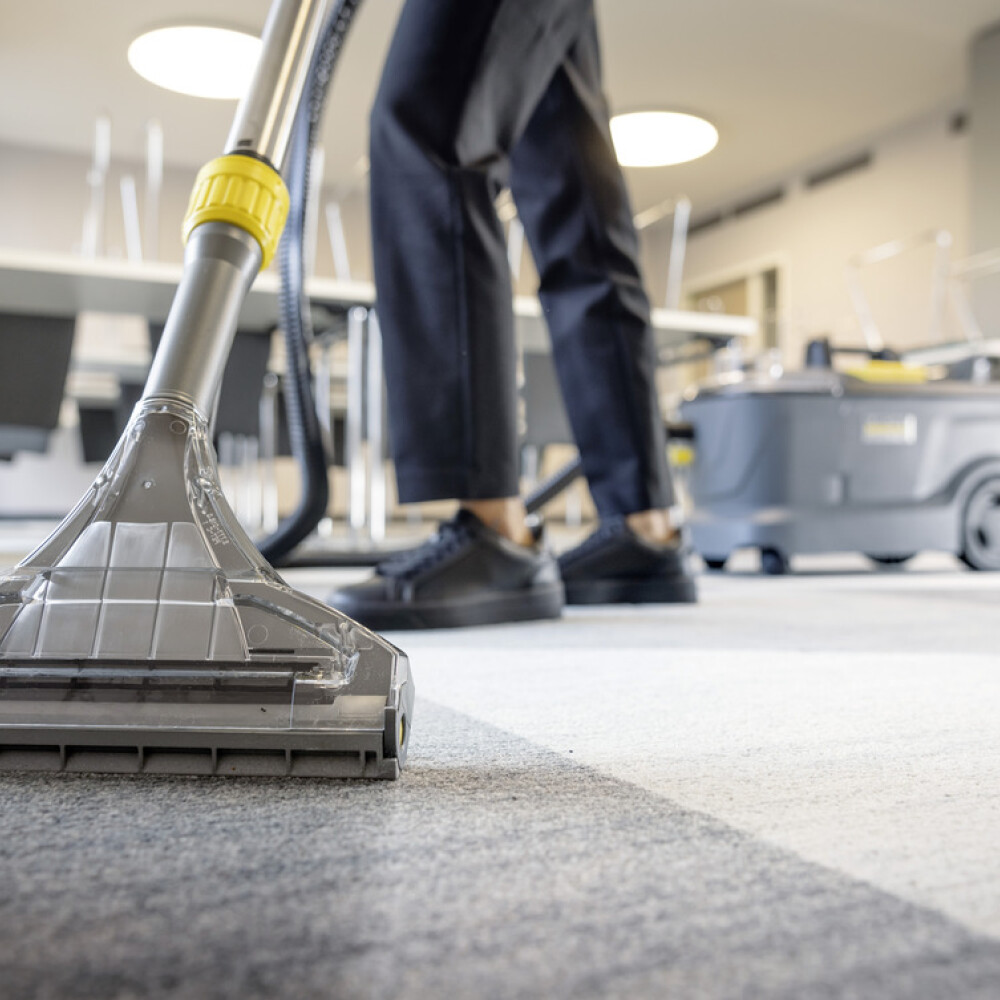 Čistič koberců Puzzi 10/1 Adv